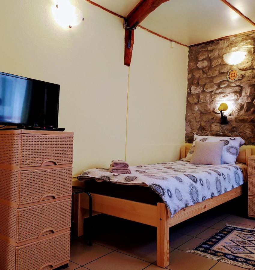 Authentic Guest Stay In The Heart Of Veliko Tarnovo Студио С Изглед Към Царевец מראה חיצוני תמונה